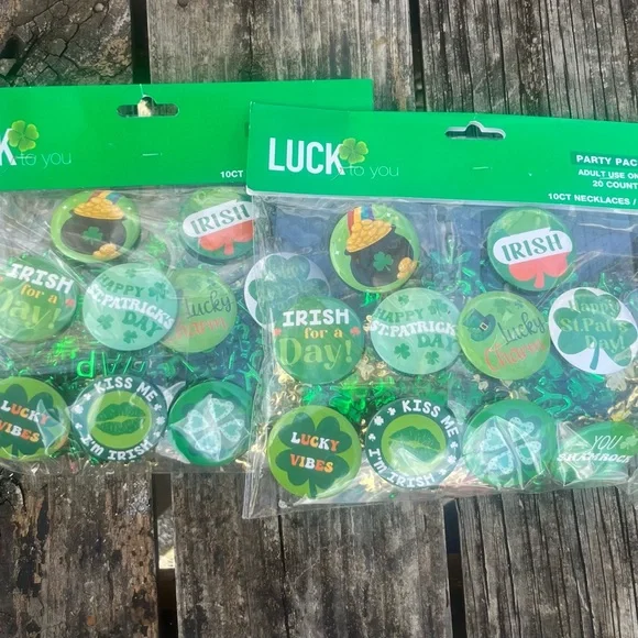 NEW ST. PATRICKS DAY ADULT PARTY FAVORS BUNDLE OF 2 (BUTTONS & NECKLACES) 40 CT - Picture 2 of 9